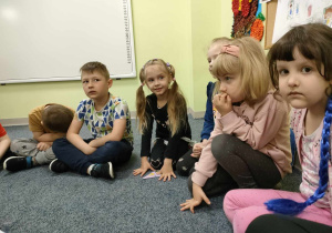Marcelina nazywa grupę produktów na swoim pasku - tłuszcze.
