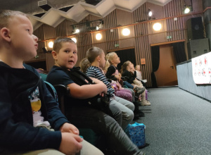 Wycieczka autokarowa "Pszczółek" do Teatru "Piccolo" w Łodzi.