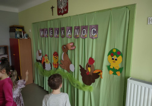 Wielkanocna dekoracja w klasie "Kaczuszek".