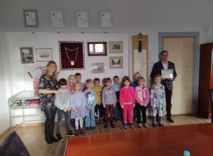 Wizyta w Urzędzie Miasta Ozorków- spotkanie przedszkolaków z Burmistrzem.