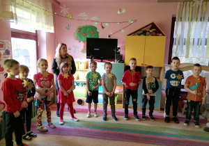 Prezentacja dzieci z grupy "Biedronki"