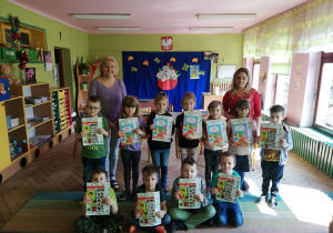 Dzieci z "Biedronek", które wzięły udział w konkursie "Ekoinstrumenty"