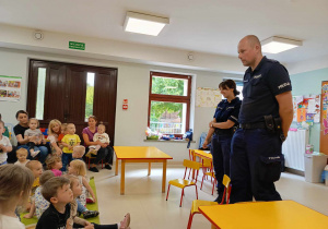 Spotkanie z Funkcjonariuszami Policji wśród dzieci młodszych.