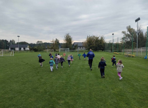 "Sport to zdrowie" - trening piłki nożnej dla dzieci z grup starszych.