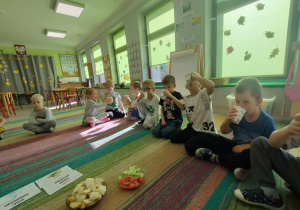 Promujemy właściwe nawodnienie, zachęcając do picia wody przez rówieśników.