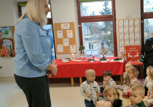 Pani Dyrektor naszego przedszkola składa wszystkim uczestnikom spotkania życzenia zdrowych, wesołych Świąt Bożego Narodzenia.