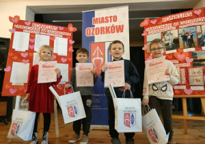 Laureaci Konkursu "Zakochani w Ozorkowie", reprezentujący naszą placówkę - Hanna Buczel, Wojciech Pietruszewski, Szymon Sowiński i Antoni Olejniczak.