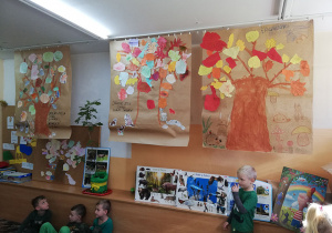 Drzewo życia - prace plastyczne dzieci z każdej grupy