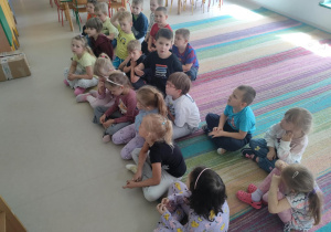 Rozmawiamy na temat wojny i pokoju w oparciu o prezentację.
