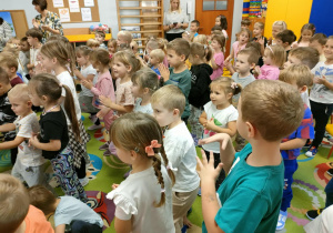Aktywnie uczestniczymy w muzycznym spotkaniu.