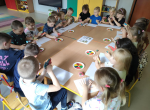 Piątkowe, popołudniowe zajęcia u "Pszczółek".