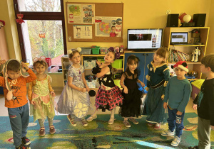 Zabawy ruchowe w ramach obchodów Dnia Postaci z Bajek!