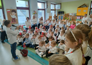 Uroczystość z okazji Narodowego Święta Niepodległości w sali "Pszczółek".