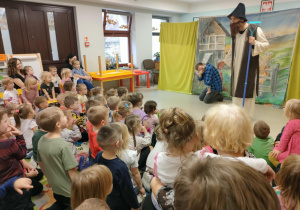 Przedstawienie w wykonaniu aktorów z Teatru "Eden" w naszym przedszkolu.
