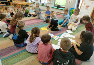 Tworzymy pszczółkowe "Słońce Życzliwości".