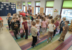 Zabawa integracyjna "Witamy się po japońsku".