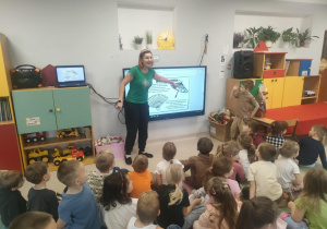 Omówienie japońskiego parasola i wachlarza.