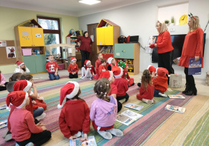 Odwiedziny p. Dyrektor i p. Intendent w grupie V.