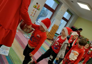 Odwiedziny p. Dyrektor i p. Intendent w grupie V.