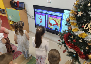 Zagadki ruchowe prezentowane w ramach wydarzenia online "Integracyjny WF".