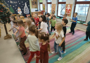 Udział dzieci z grupy "Pszczółek" w ogólnopolskim wydarzeniu online "Integracyjny WF".