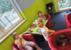 Przerwa na zdrowe przekąski i wodę.