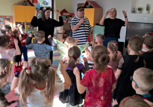 Bal w grupach starszych.