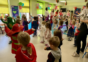 Bal w grupach młodszych.