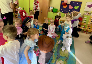 Bal w grupach młodszych.