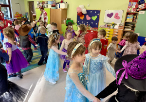 Bal w grupach młodszych.