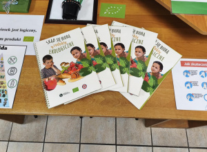 Realizacja Programu Edukacyjnego "Skąd się biorą produkty ekologiczne?" w grupach starszych.