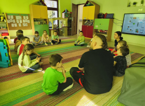 Warsztaty z udzielania pierwszej pomocy w grupach starszych.