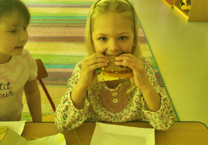 Degustacja kanapeczek pełnych witamin.