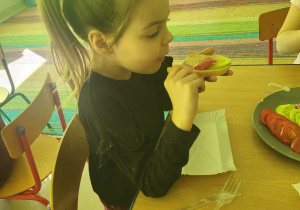 Degustacja kanapeczek pełnych witamin.