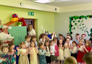 Uroczystość z okazji Dnia Kobiet i Mężczyzn w naszym przedszkolu.