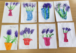 Przepiękne wazony z hiacyntami w wykonaniu dzieci z grupy "Pszczółek".