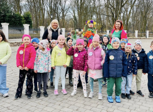 Udział grupy V w wydarzeniu pn. "Powitanie Wiosny".