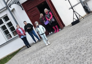 Recytacja wiersza "Przyjście wiosny" w wykonaniu dziewczynki z naszej grupy.