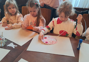 Wielkanocna praca twórcza dzieci z grupy III.