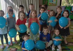 "Jeżyki" obchodzą Światowy Dzień Świadomości Autyzmu.