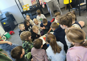 Otwieramy magiczne pudełeczko.