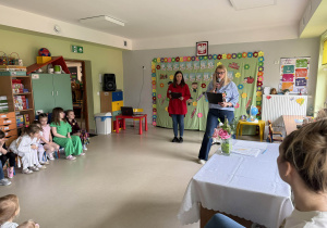 Powitanie wszystkich uczestników spotkania przez prowadzące.