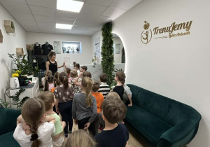 Wizyta "Motylków" w Studiu "TrenuJemy".