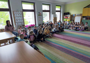 Spotkanie z p. Magdaleną Kistelą wraz z dziećmi najstarszymi.