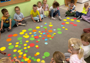 Dzień Kropki w grupie "Wiewiórek".