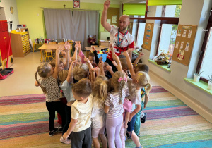 Wspólny okrzyk sportowy.