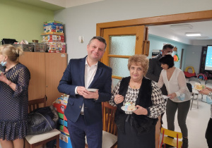 03. Pani dyrektor wraz z sekretarzem miasta Ozorkowa.