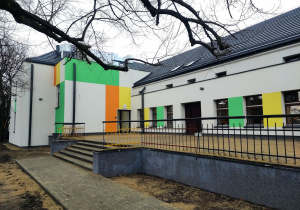 Nowe wejście od strony placu zabaw.